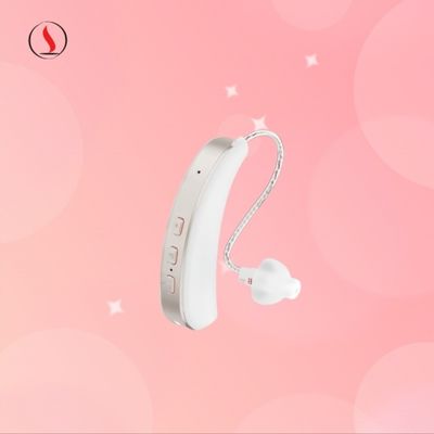 Za uchem niewidzialny aparat słuchowy z odwołaniem hałasu i tłumieniem wycia